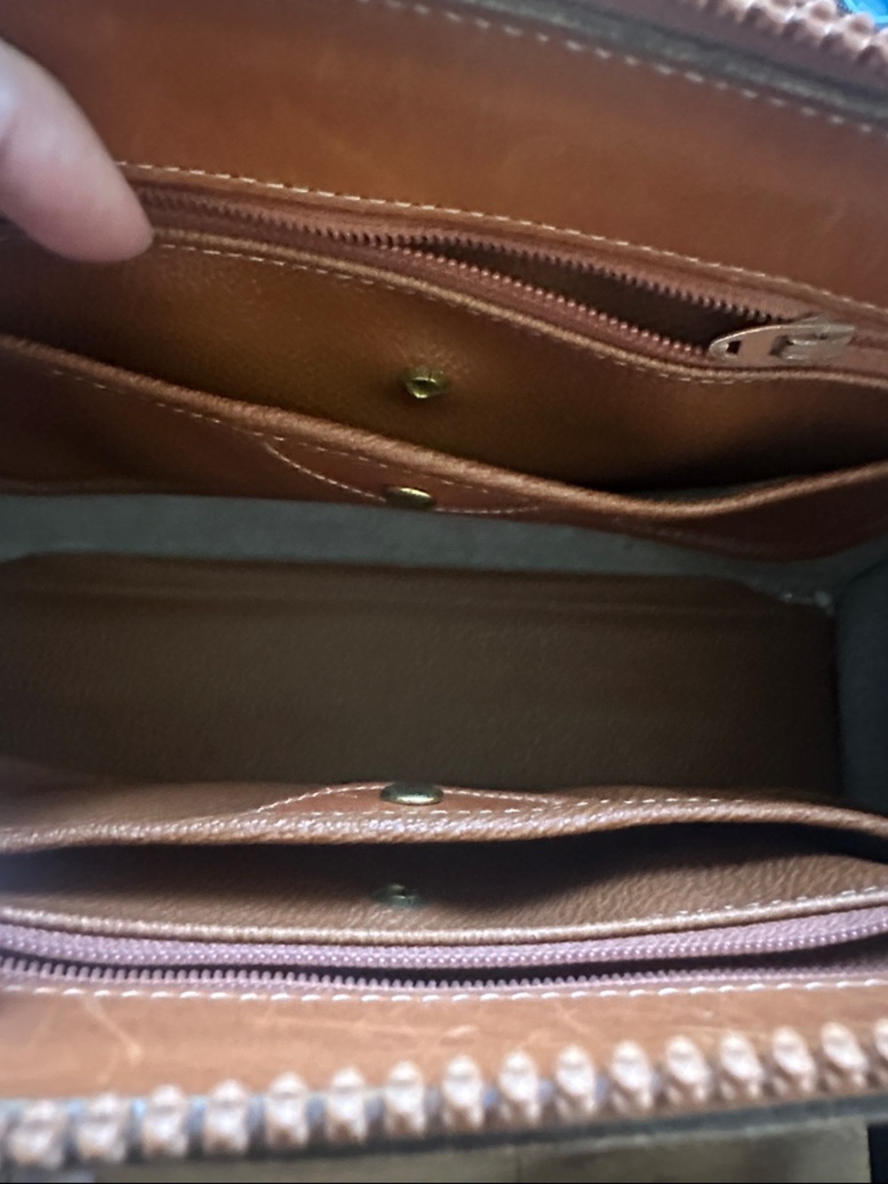 Vintage Dooney & Bourke Pebble Leather Crossbody Bag in Taupe & Brown - Picture 7 of 7